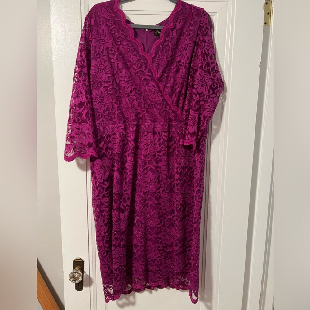 Magenta lace dress. Xxl Thalia. Knee length 3/4 sleeve. Worn once.